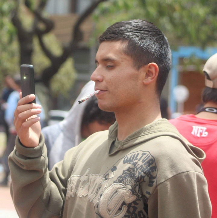 M&aacute;s de 200 bogotanos marcharon por la marihuana