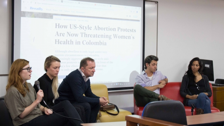 Freelancers compartiendo sus experiencias profesionales en la Universidad del Rosario. Foto de: Karen S&aacute;nchez