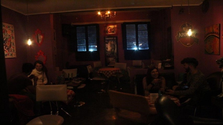 Village Caf&eacute;: el primer caf&eacute;-bar gay de Bogot&aacute; se mantiene en pie