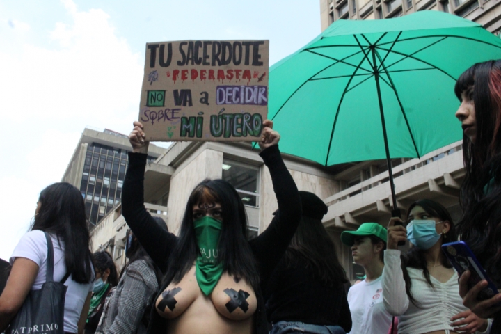 As&iacute; se vivi&oacute; el plant&oacute;n a favor y en contra de la despenalizaci&oacute;n del aborto en Colombia