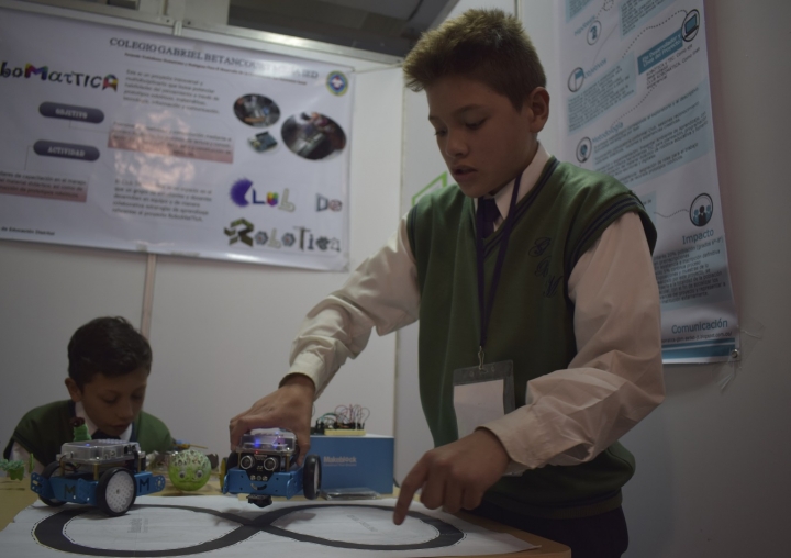 En los colegios tambi&eacute;n se est&aacute; trabajando en rob&oacute;tica
