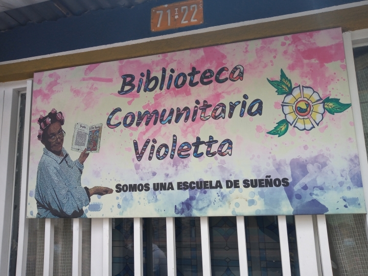 &ldquo;Somos una escuela de sue&ntilde;os&rdquo; &mdash;Biblioteca comunitaria Violetta.