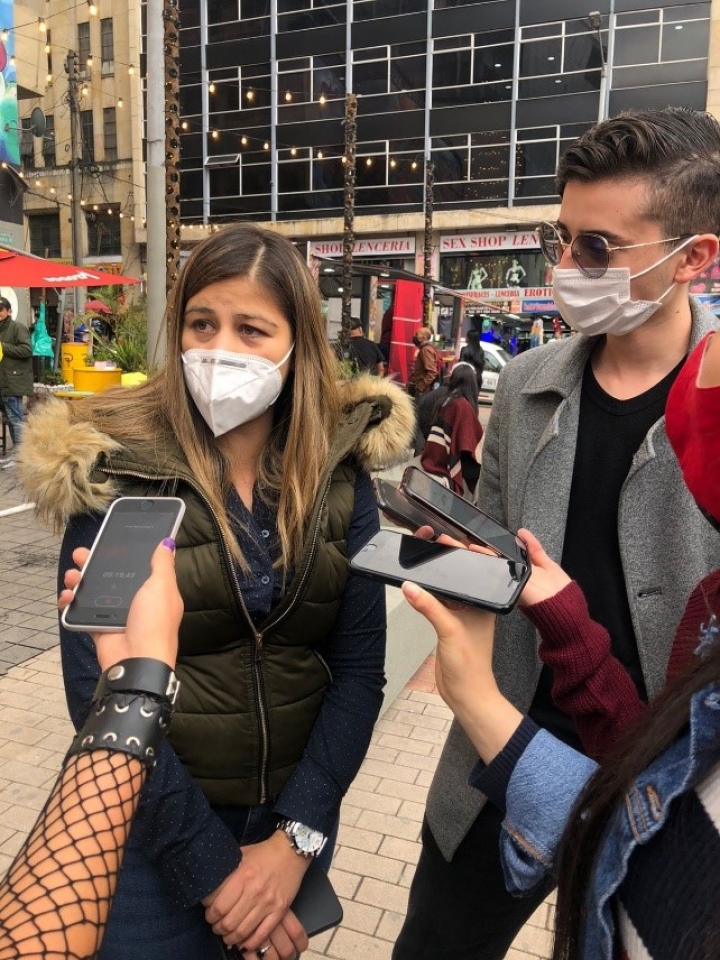 Alejandra Rodr&iacute;guez en rueda de prensa