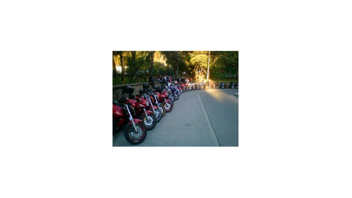 Reuni&oacute;n motociclistas.
