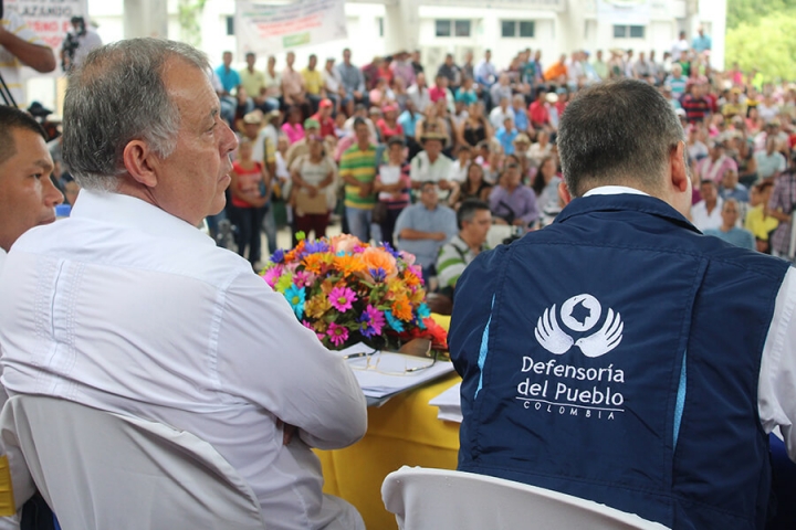 A la jornada asistieron el procurador general de la naci&oacute;n, Alejandro Ord&oacute;&ntilde;ez; el defensor del Pueblo, Alfonso Cajiao; el alcalde de San Alberto, Pedro Rafael Guevara; y varios l&iacute;deres campesinos y ganaderos de Cesar y Norte de Santander.