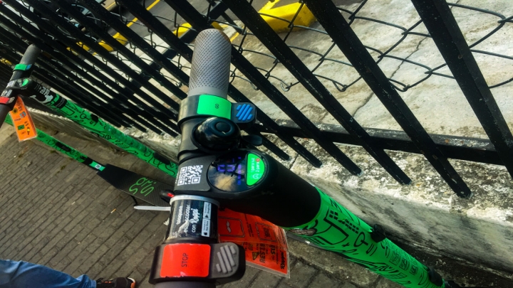 Patinetas el&eacute;ctricas, una opci&oacute;n para evitar el tranc&oacute;n capitalino