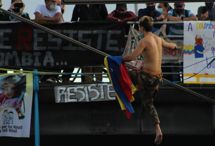 Performance art&iacute;stico Portal Norte de Transmilenio 12/05/2021