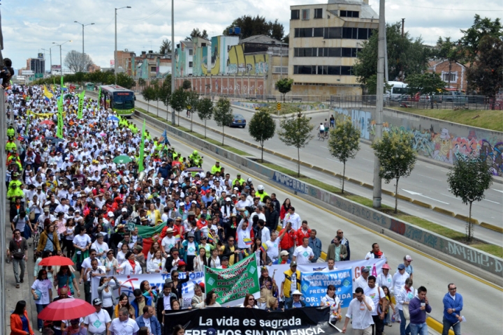 La capital del pa&iacute;s fue el punto de mayor concentraci&oacute;n , marcharon aproximadamente 100 mil personas en toda Colombia.