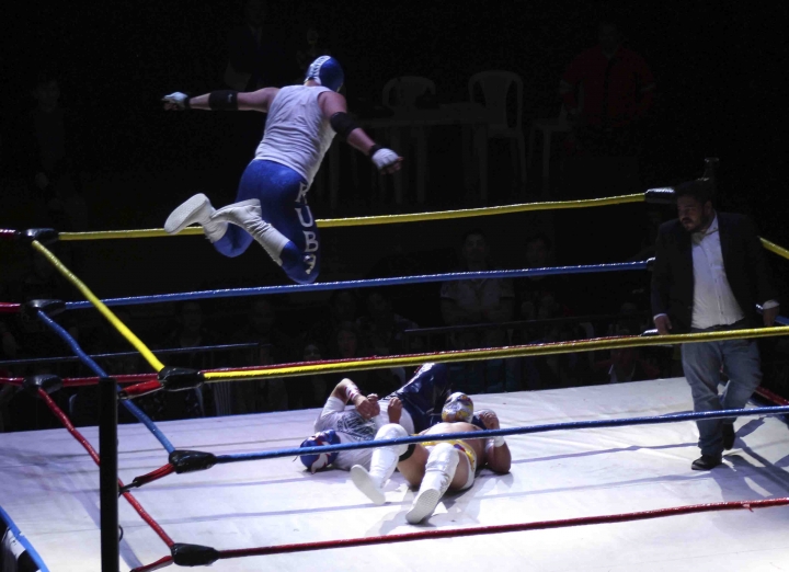 &lsquo;Solo por una noche&rsquo;: estrellas de lucha libre sobre el ring