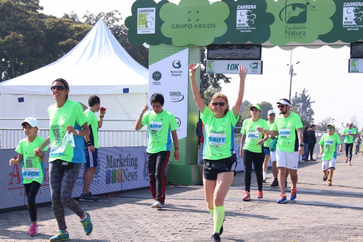 Despu&eacute;s de 25 minutos, llegaron los primeros corredores a la meta en la modalidad de 3 kil&oacute;metros