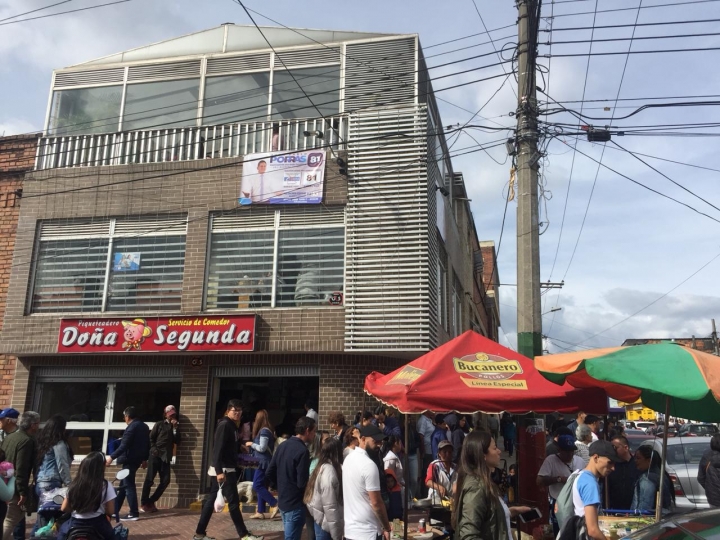 Do&ntilde;a Segunda, de trasteo con su fritanga a cuestas