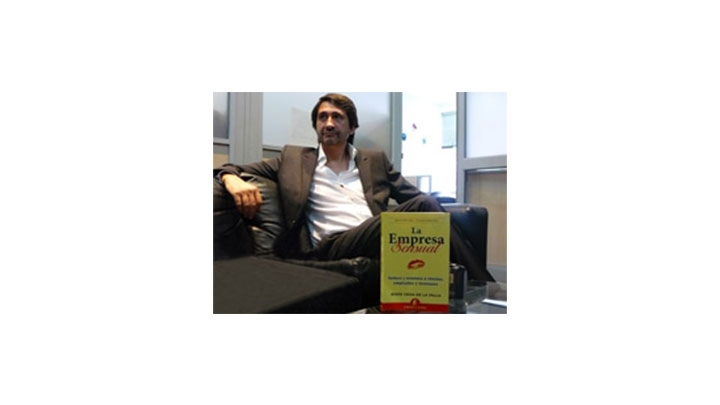 Durante la conferencia, Jes&uacute;s Plaza Vega de la Falla habl&oacute; de su experiencia laboral en empresas como Hewlett-Packard, Banco Santander y Grupo Inditex.