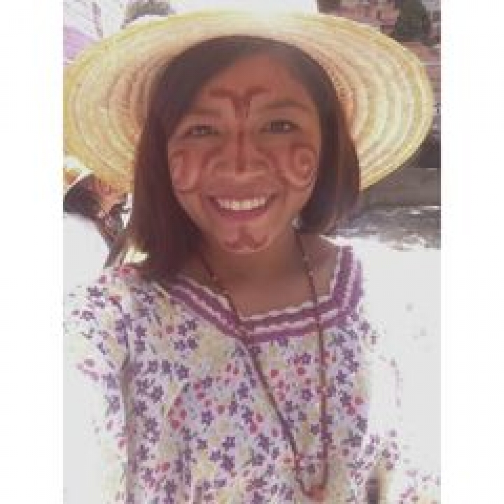 Mujer Way&uacute;u