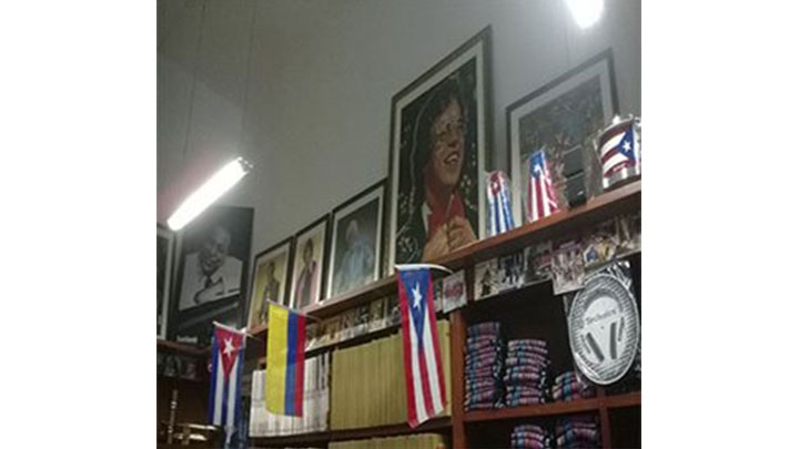 Entre acetatos, salsa y mucho sabor latino en La Galer&iacute;a del Coleccionista