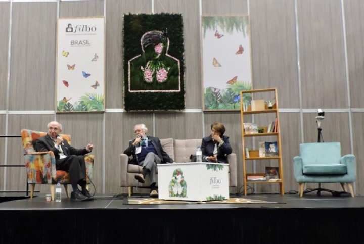 Foro "Di&aacute;logos con la ciencia" : IA  y sus aplicaciones en el medio ambiente