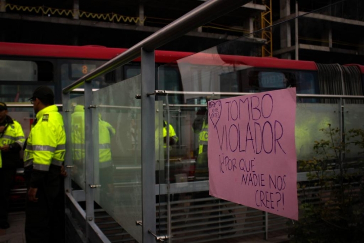 La Polic&iacute;a abusa del poder y abusa de las mujeres