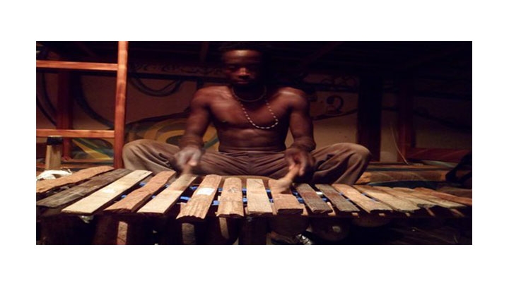 Las calles de Bogot&aacute; suenan a Pac&iacute;fico