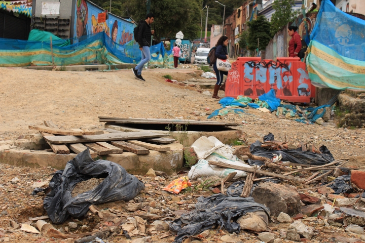 En el olvido qued&oacute; una obra vial en La Candelaria