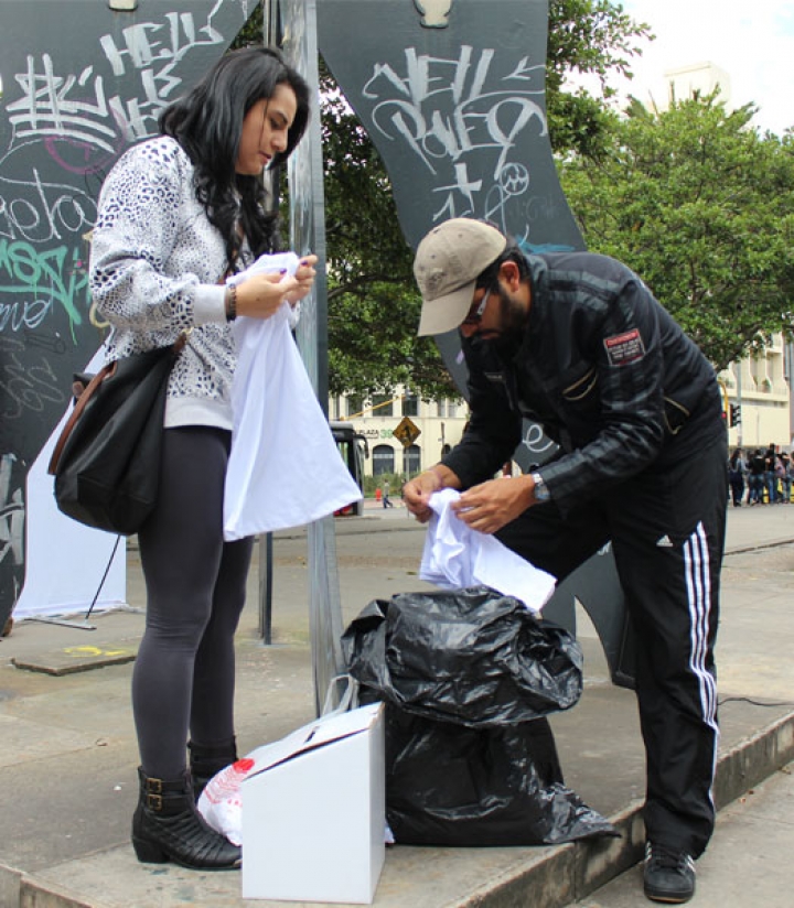 Tambi&eacute;n hubo venta de camisetas a 5.000 pesos para aquellos que no hubieran llevado una.