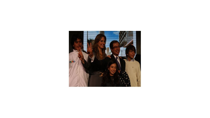 Acompa&ntilde;ado de su familia Gustavo Petro se pronunci&oacute; como el nuevo Alcalde de Bogot&aacute;.