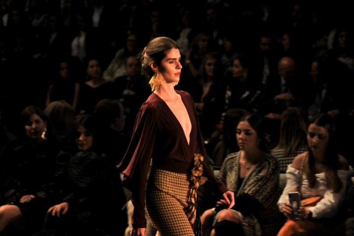 La modelo Ruth Marqu&eacute;z fue la seleccionada para abrir el desfile de la colecci&oacute;n Poeticus de Silvia Tcherassi.