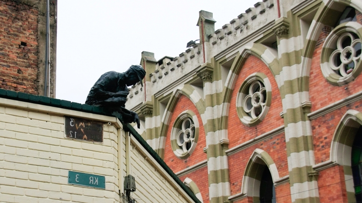 Los 33 "h&eacute;roes del d&iacute;a a d&iacute;a", una obra de Jorge Olave