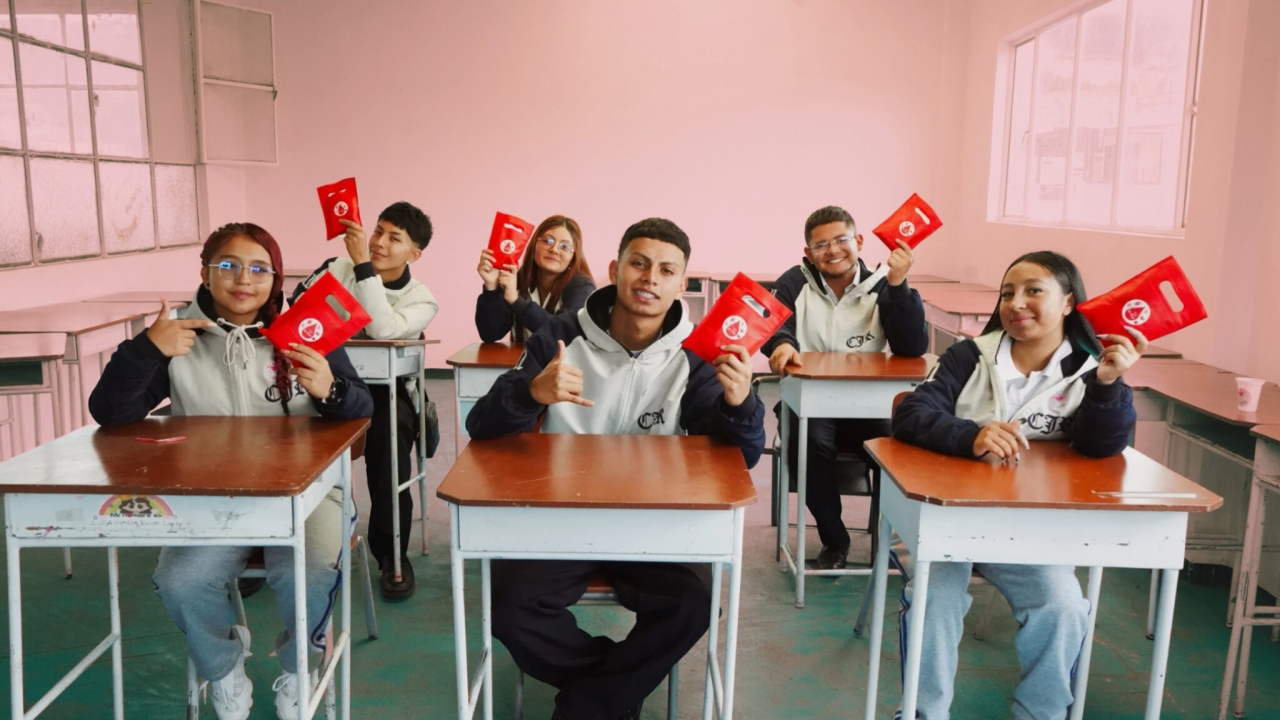 “Me llegó”: el kit que busca cambiar la realidad menstrual en los colegios de Bogotá