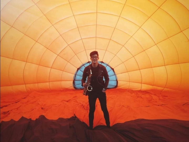 En los aeropuertos lo trataban como &lsquo;rockstar&rsquo;, lo recog&iacute;an en camionetas Vans y  lo llevaban a hoteles cinco estrellas.