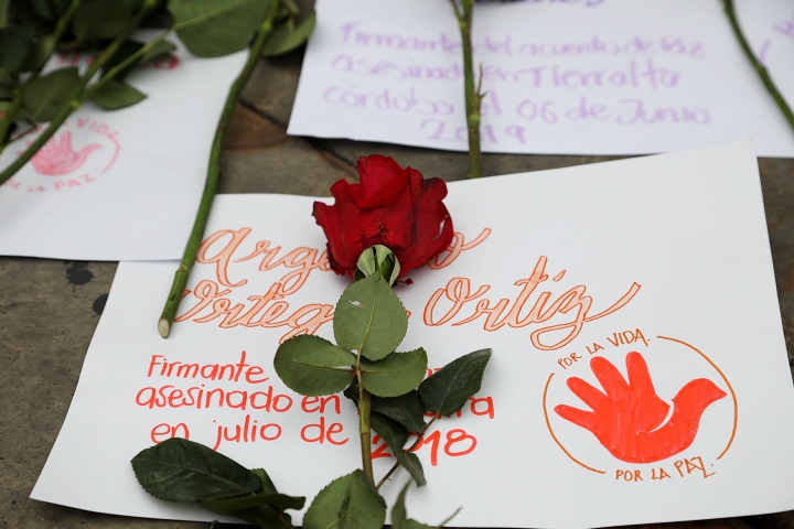 Performance de mujeres de las FARC en la Plaza Sim&oacute;n Bol&iacute;var de Bogot&aacute; (2020)
