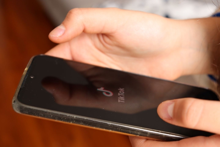 Se estima que TikTok tiene m&aacute;s de 800 millones de usarios e Instagram m&aacute;s de 1.200 millones en todo el mundo