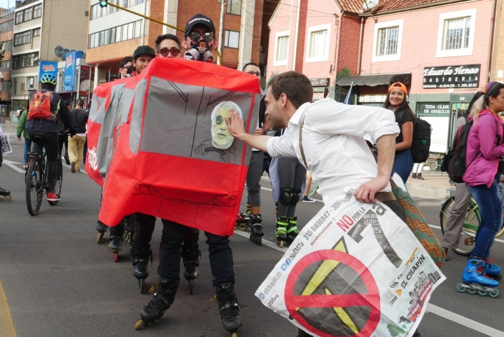 Protestas en contra del proyecto de TransMilenio por la S&eacute;ptima
