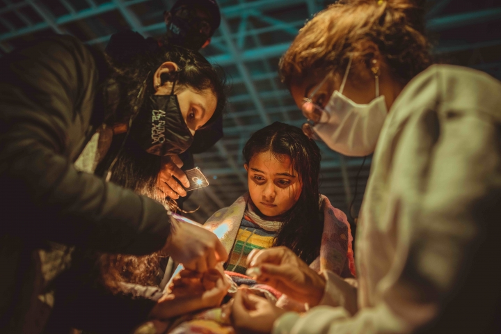 Imagen del equipo de producci&oacute;n de Al Ritmo del Agua en Bogot&aacute;.