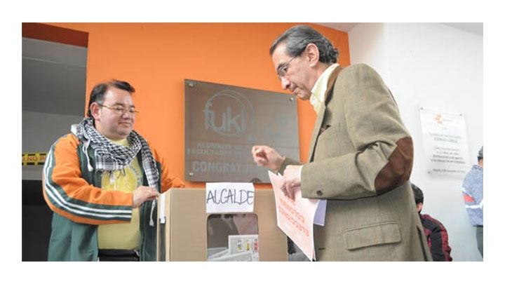 Aurelio vot&oacute; en Chapinero