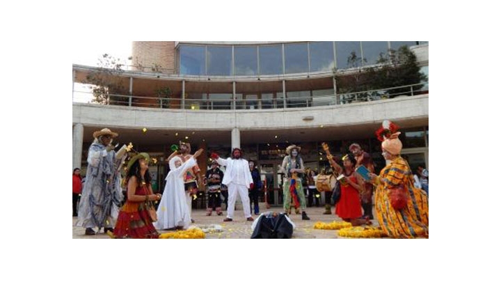 Bogot&aacute; celebr&oacute; el cumplea&ntilde;os de &acute;Gabo` con una comparsa macondiana