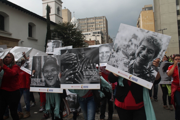 As&iacute; se vivi&oacute; el desfile inaugural del FITB 2016
